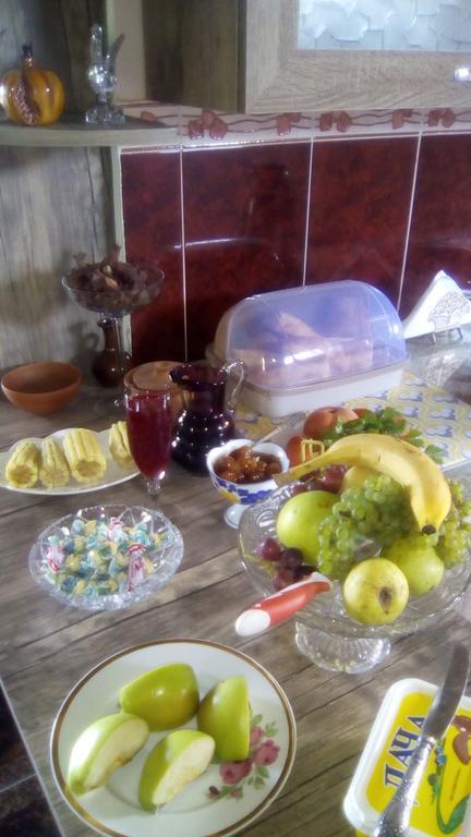 Natia Hotel Telavi Buitenkant foto