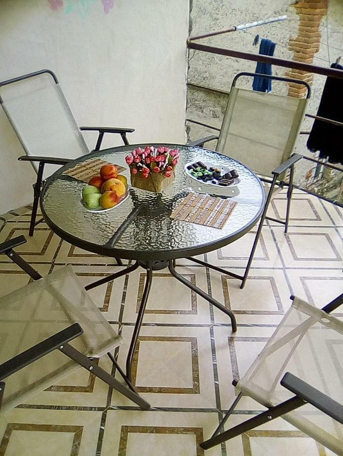 Natia Hotel Telavi Buitenkant foto